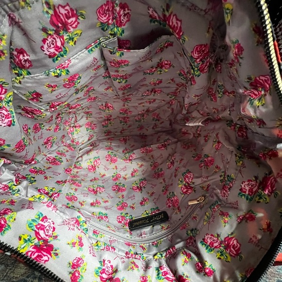 BNWT BETSWY JOHNSON skull/vampire tote - Picture 4 of 4